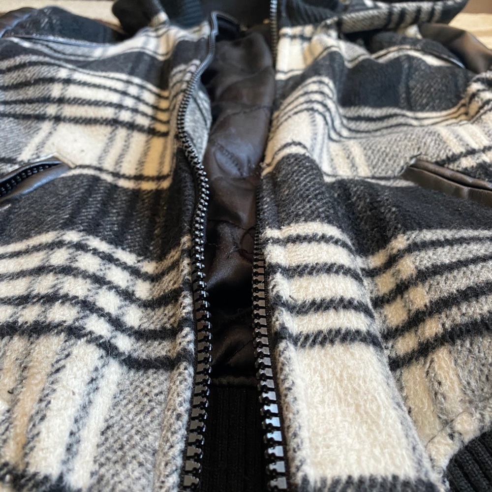 Winter jacket - Picture 4 of 6